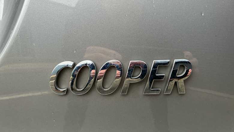 MINI Hatchback 1.5 Cooper Classic Premium 3dr Auto Petrol Hatchback